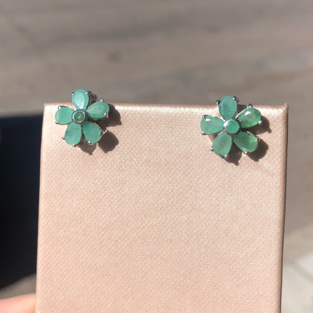 Emerald flower earrings